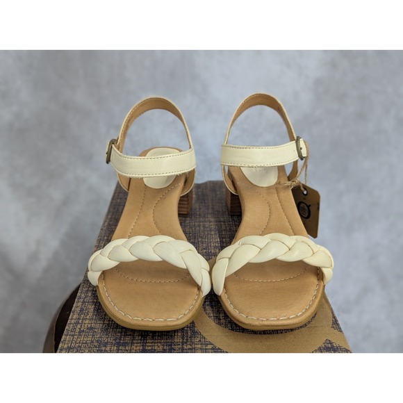 Born Simone Women's Size 9 – White Leather Flats – Slip-On Style(#A23) - Picture 3 of 5